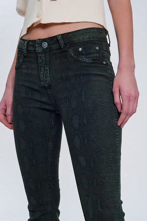 Q2 Women's Pants & Trousers Khaki Super Skinny Reversible Pants with Snake Print