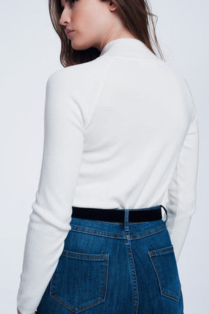 Q2 Women's Sweater Sweatshirt with button Detail in Cream