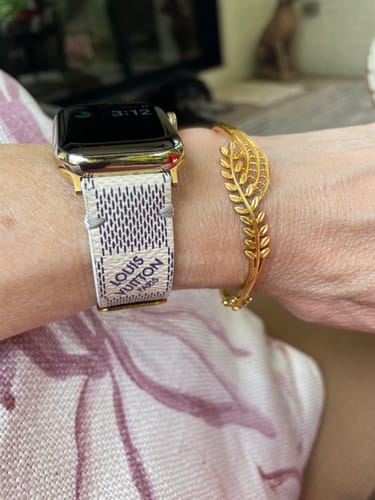 Best Luxury Apple Watch Bands for Quiet Luxury Style | Himelhoch’s