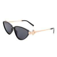 Cramilo Eyewear Sunglasses Black Vega - Women Triangle Retro Fashion Cat Eye Sunglasses