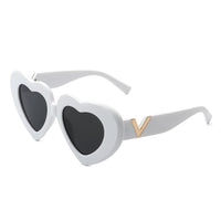 Cramilo Eyewear Sunglasses White Novellea - Oversize Heart Shape Mod Clout Fashion Sunglasses
