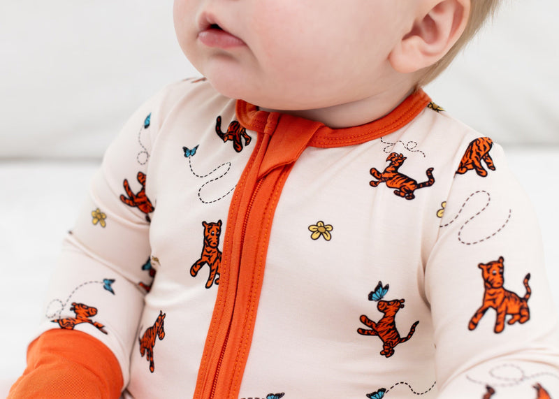 Eclipse Kids Baby & Toddler Sleepwear The Wonderful Thing About Tiggers - Long Sleeve Zipper Sleep Romper