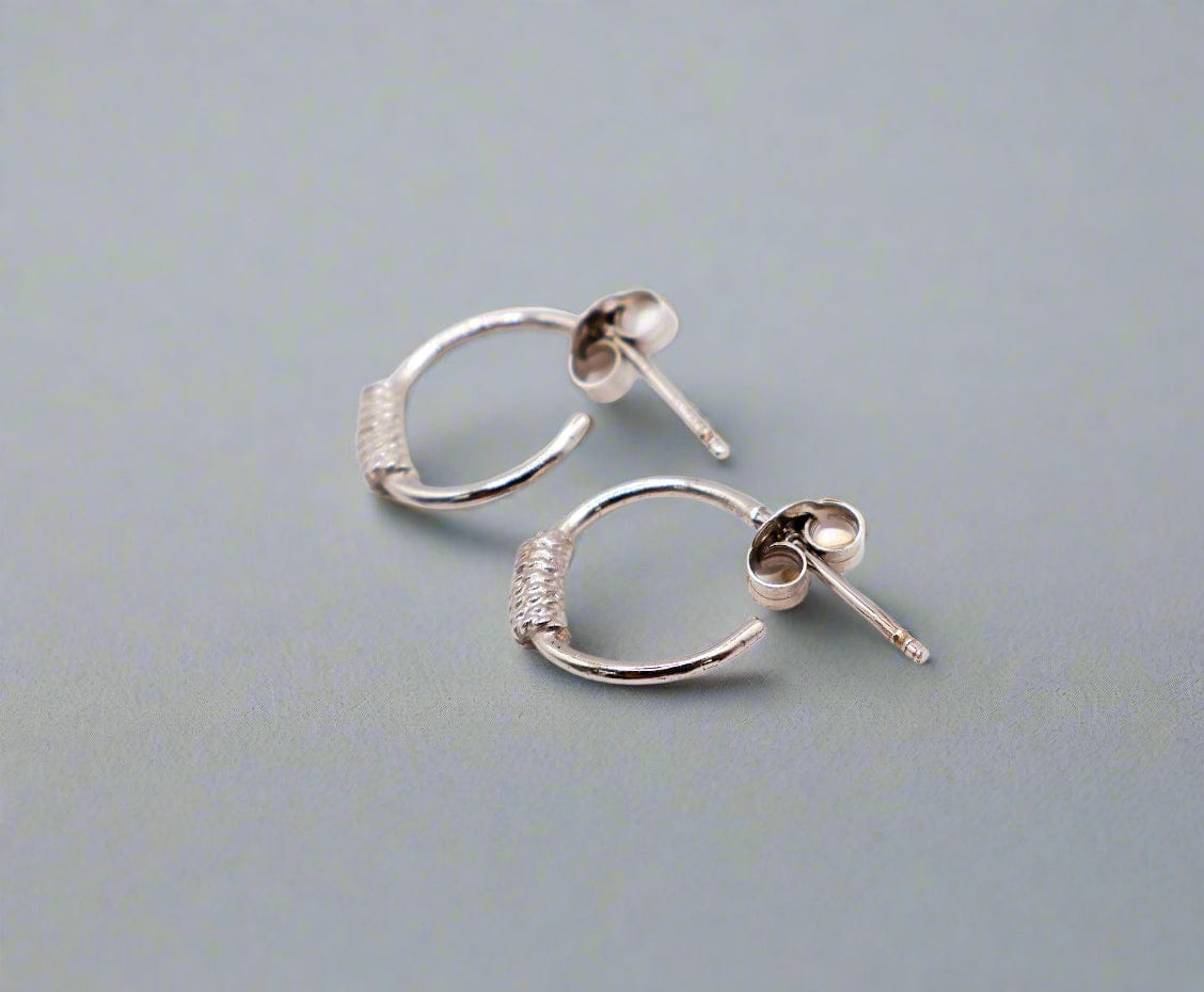Le Réussi Earrings Italian Single Dot Silver Earrings | Le Réussi
