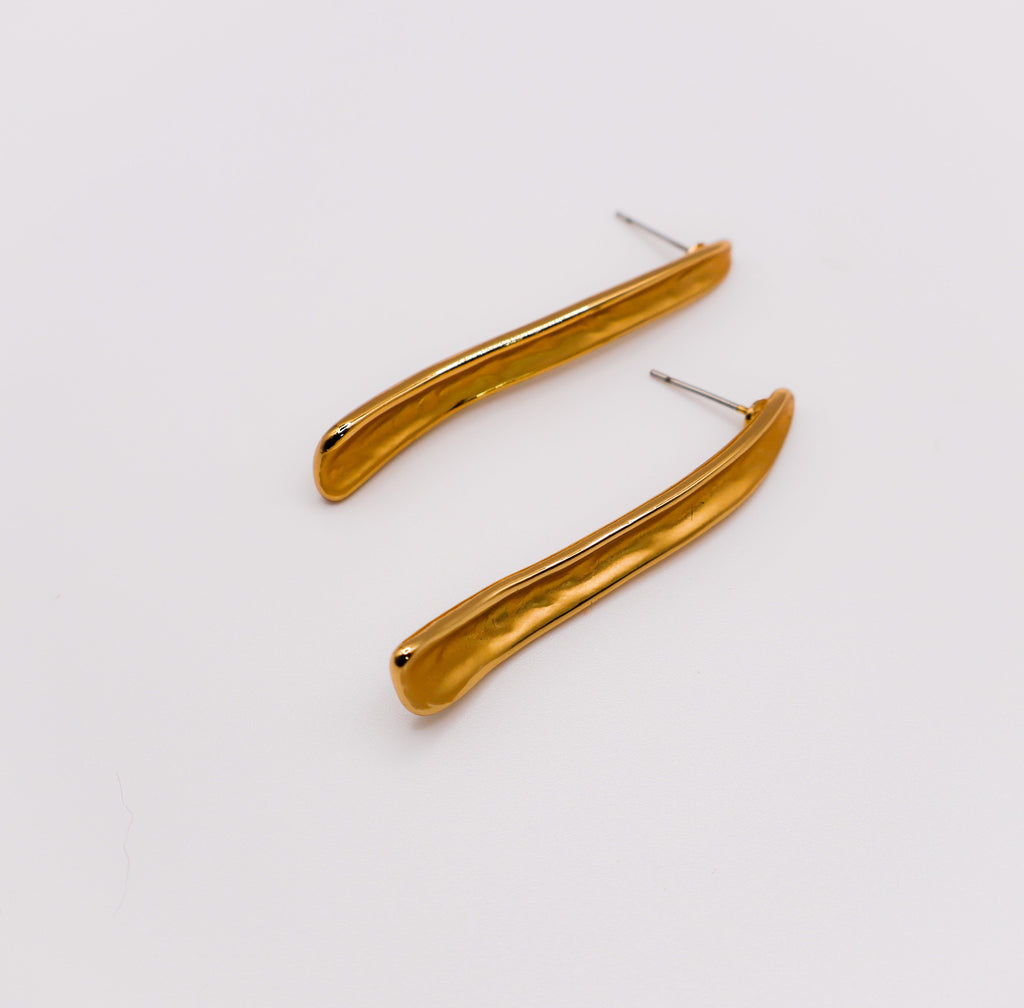 Le Réussi Earrings Straight Gold Earrings | Le Réussi