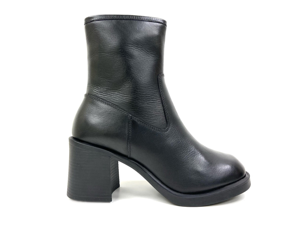 oobash Women's Boots Lyla Black Square Block Heel Zip Boot