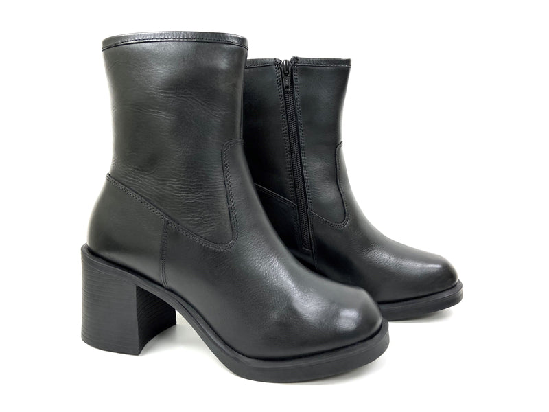 oobash Women's Boots Lyla Black Square Block Heel Zip Boot