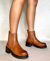 oobash Women's Boots Saka Tan Studded Chelsea