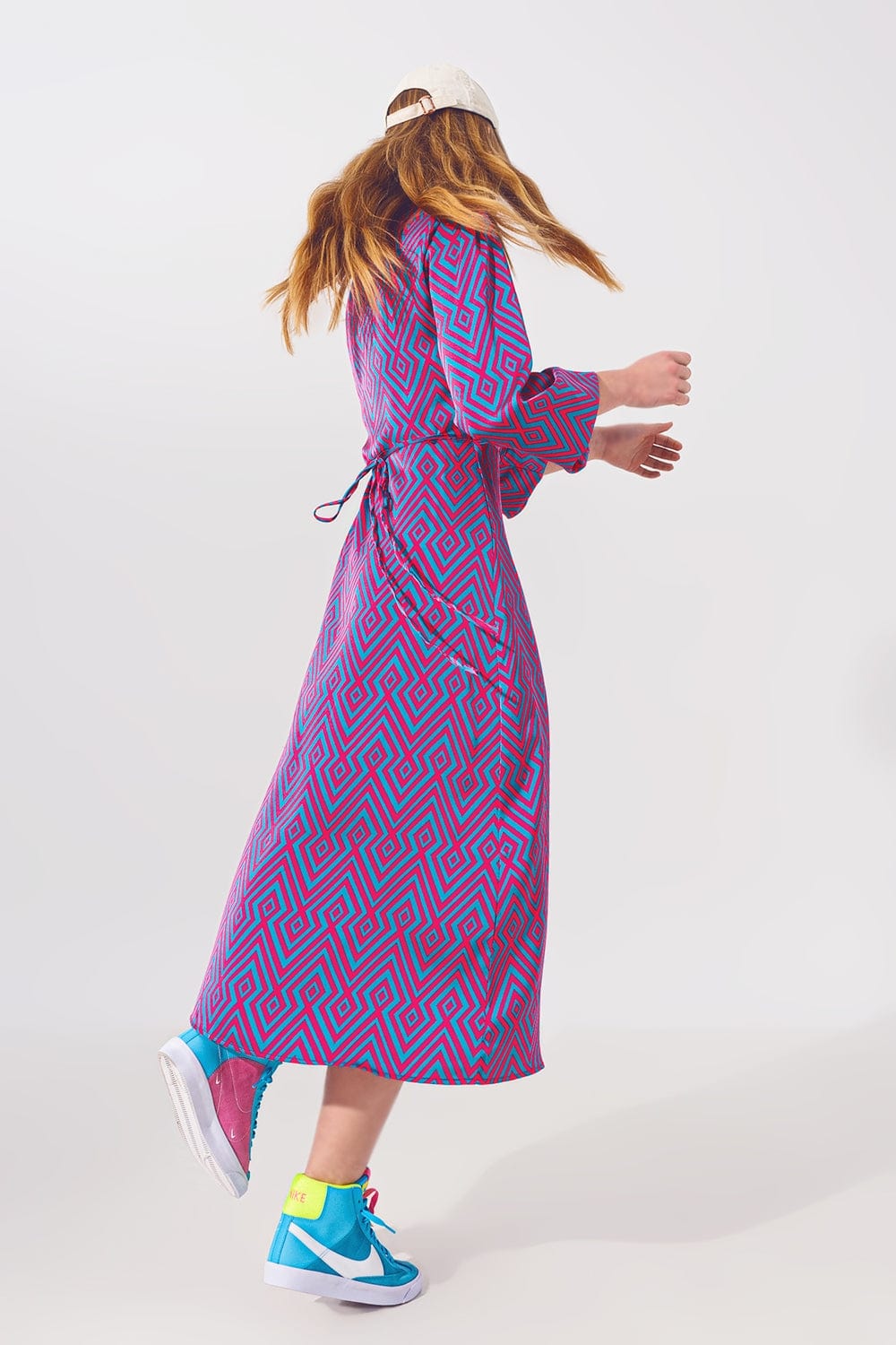 Q2 Dresses Long Sleeve Maxi Wrap Dress in Geo Print