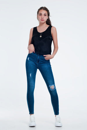 Q2 Jeans Distressed skinny fit jeans in mid wash