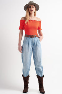 Q2 Jeans High rise relaxed jeans with pleat front in bleach wash