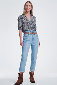 Q2 Jeans high waist mom jeans with belt in light denim