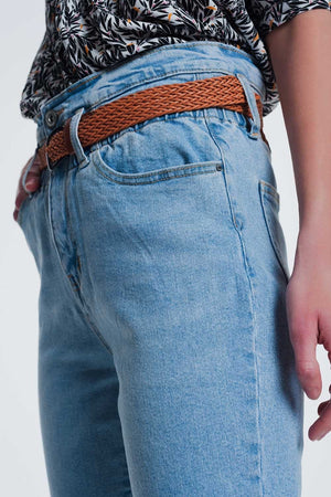 Q2 Jeans high waist mom jeans with belt in light denim