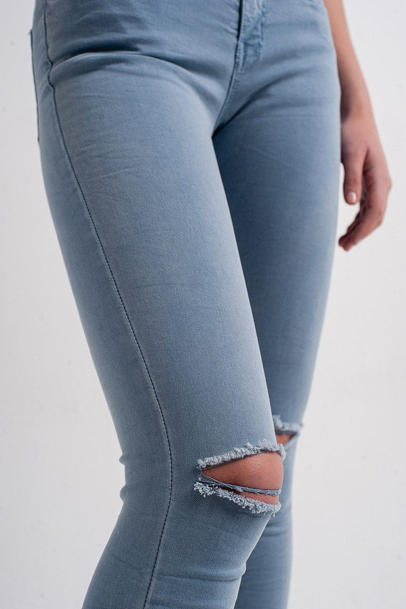 Q2 Jeans Jean with distressed knee in blue