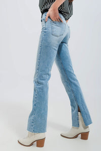 Q2 Jeans Jeans in light wash with raw hem