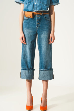 Q2 Jeans Relaxed jeans with rolled hem and exposed buttons in blue