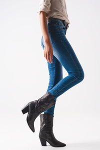 Q2 Jeans Skinny jeans in distressed blue