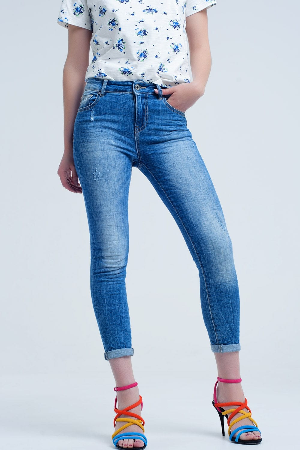 Q2 Jeans skinny jeans with worn color and wrinkles