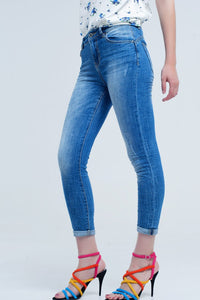 Q2 Jeans skinny jeans with worn color and wrinkles