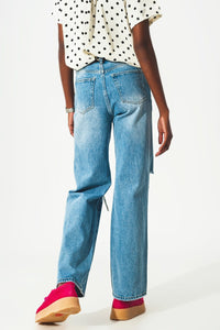 Q2 Jeans Straight jean in medium wash with rip and split hem