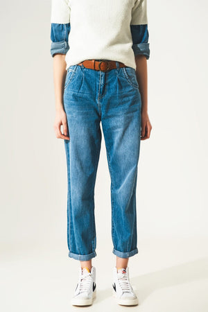 Q2 Jeans Straight leg jeans with darts at the waist in medium blue