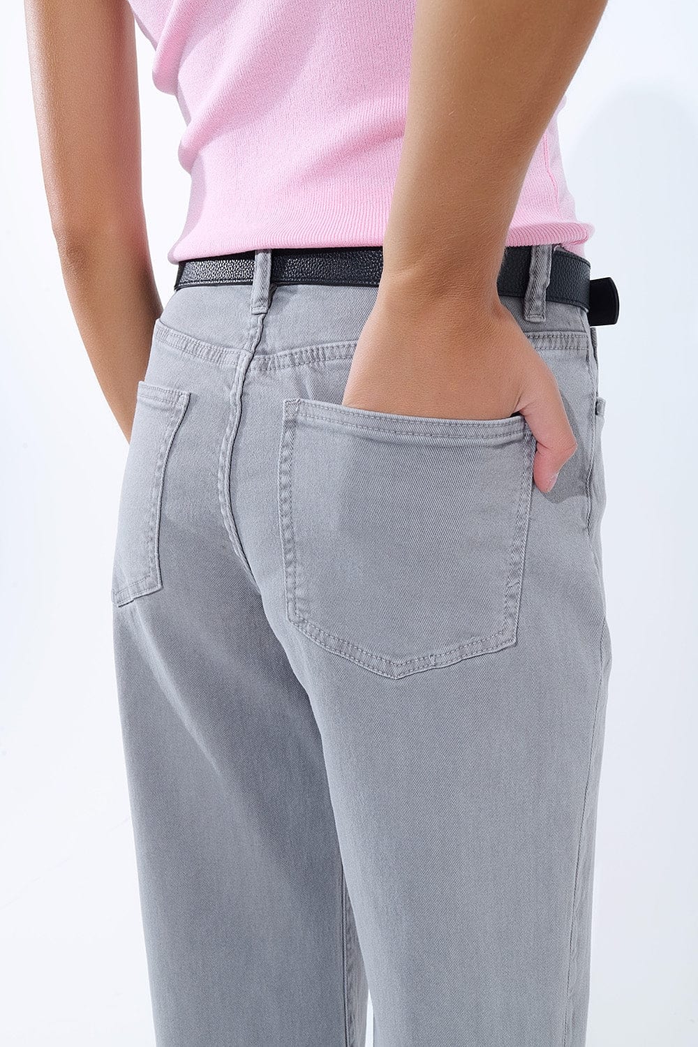 Q2 Jeans Straight Leg Pants With Cropped Hem In Gray