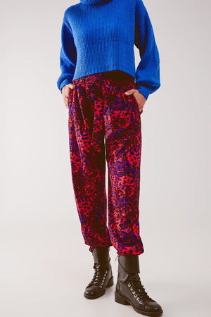 Q2 Pants Animal print belted straight leg pants in red