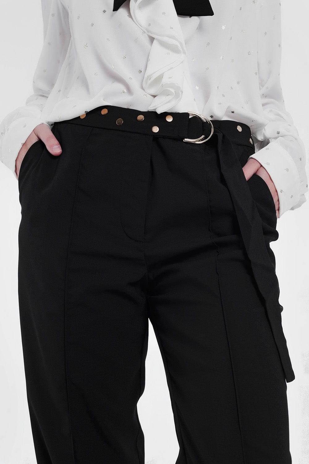 Q2 Pants Black pants with wide legs and low hem