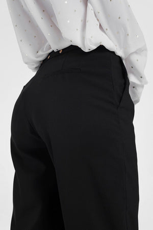 Q2 Pants Black pants with wide legs and low hem