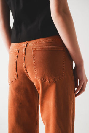 Q2 Pants Cotton mid rise slouchy jean in rust