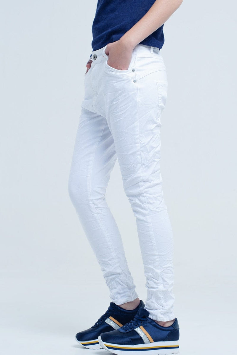 Q2 Pants Crumpled white jeans with pockets