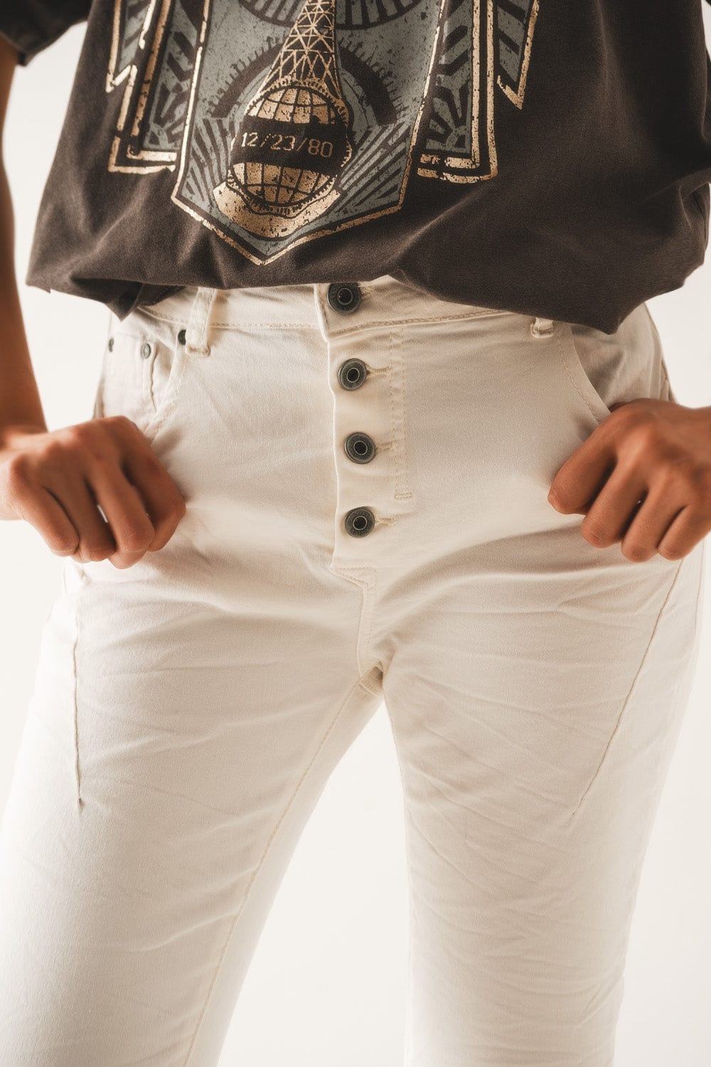 Q2 Pants Exposed buttons skinny jeans in cream