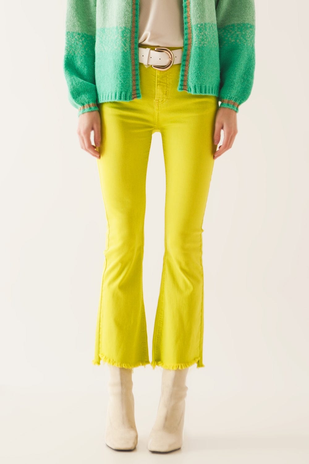 Q2 Pants Flare jeans with raw hem edge in yellow