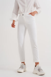 Q2 Pants Slim jeans with asymmetric button in cream