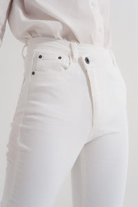 Q2 Pants Slim jeans with asymmetric button in cream