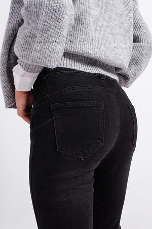 Q2 Pants Super high rise skinny leg jeans in black