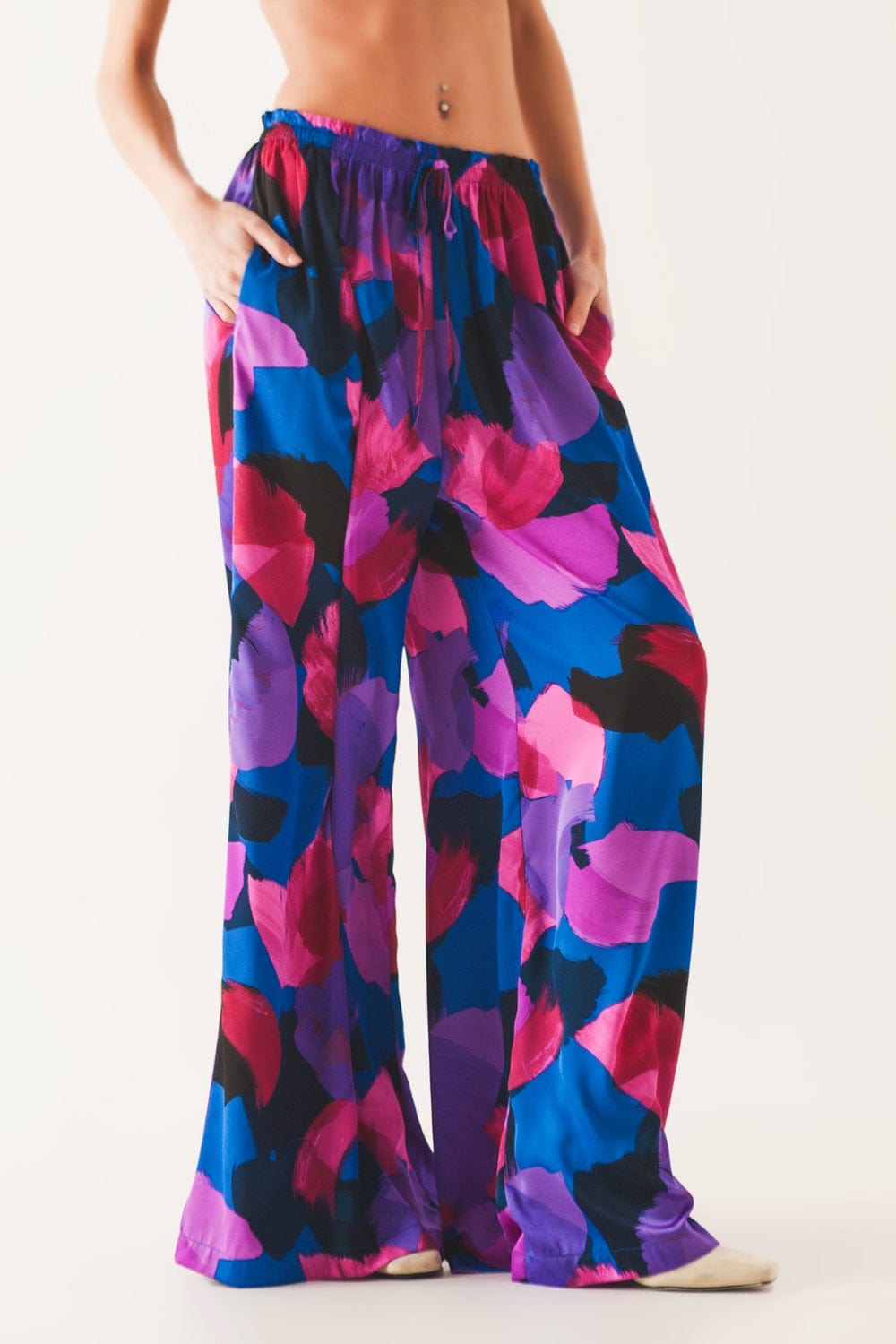 Q2 Pants Wide leg pants in purple floral