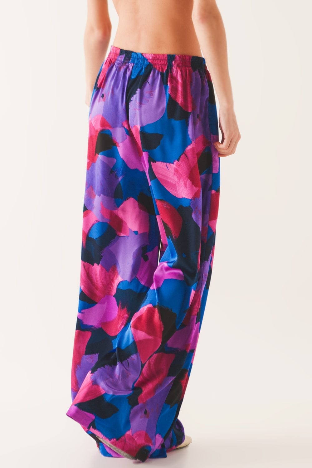 Q2 Pants Wide leg pants in purple floral