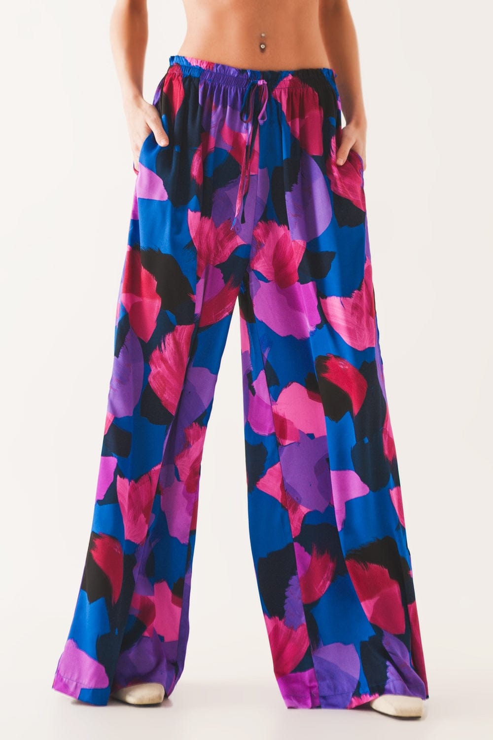 Q2 Pants Wide leg pants in purple floral