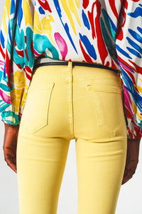 Q2 Pants Yellow ankle jeans with soft wrinkles