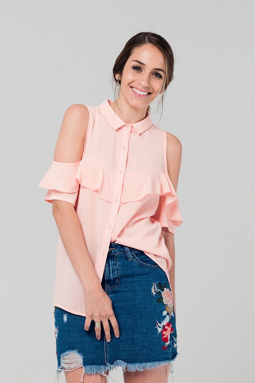 Q2 Shirts Cold shoulder ruffled shirt in pink