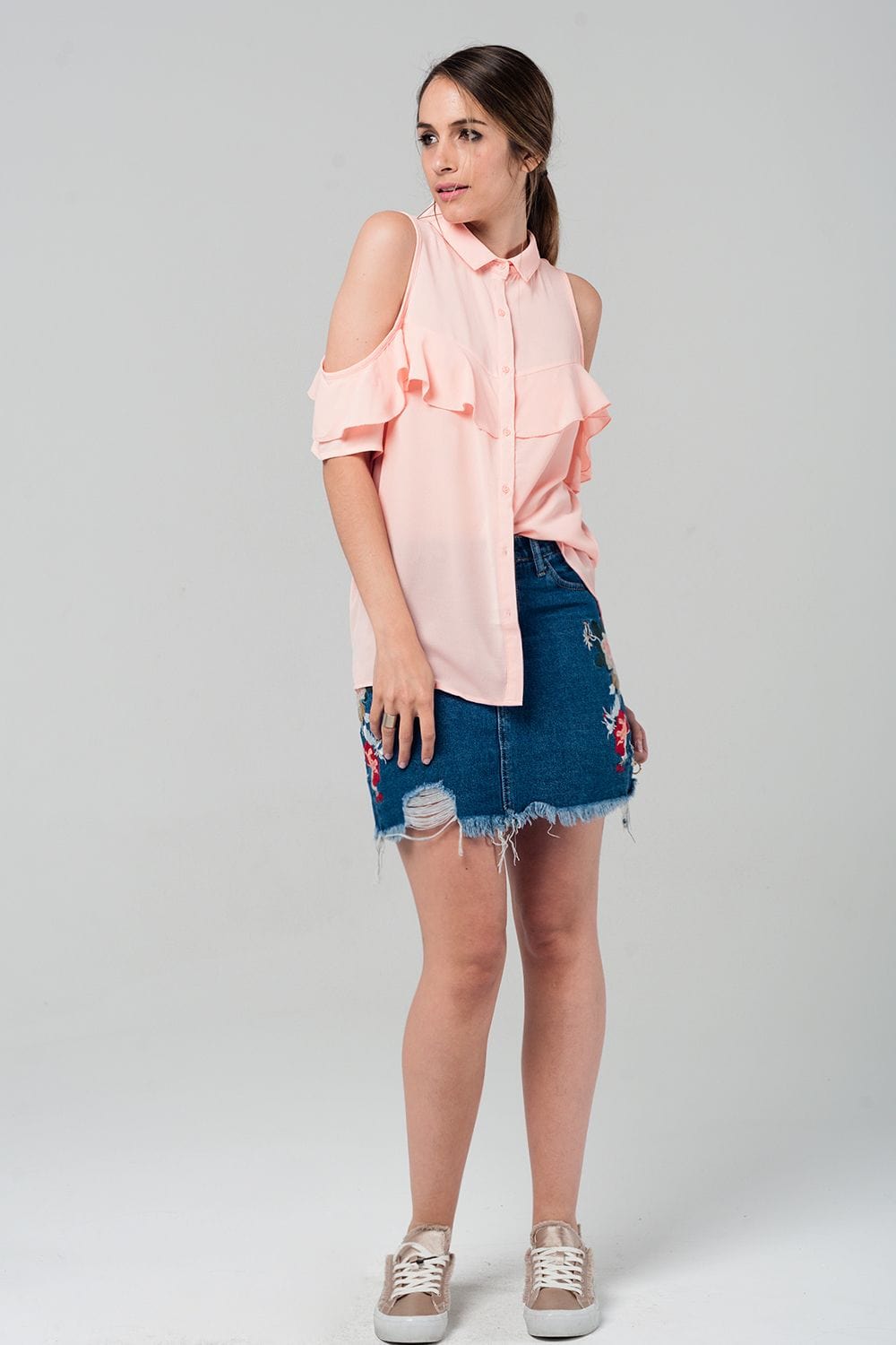 Q2 Shirts Cold shoulder ruffled shirt in pink