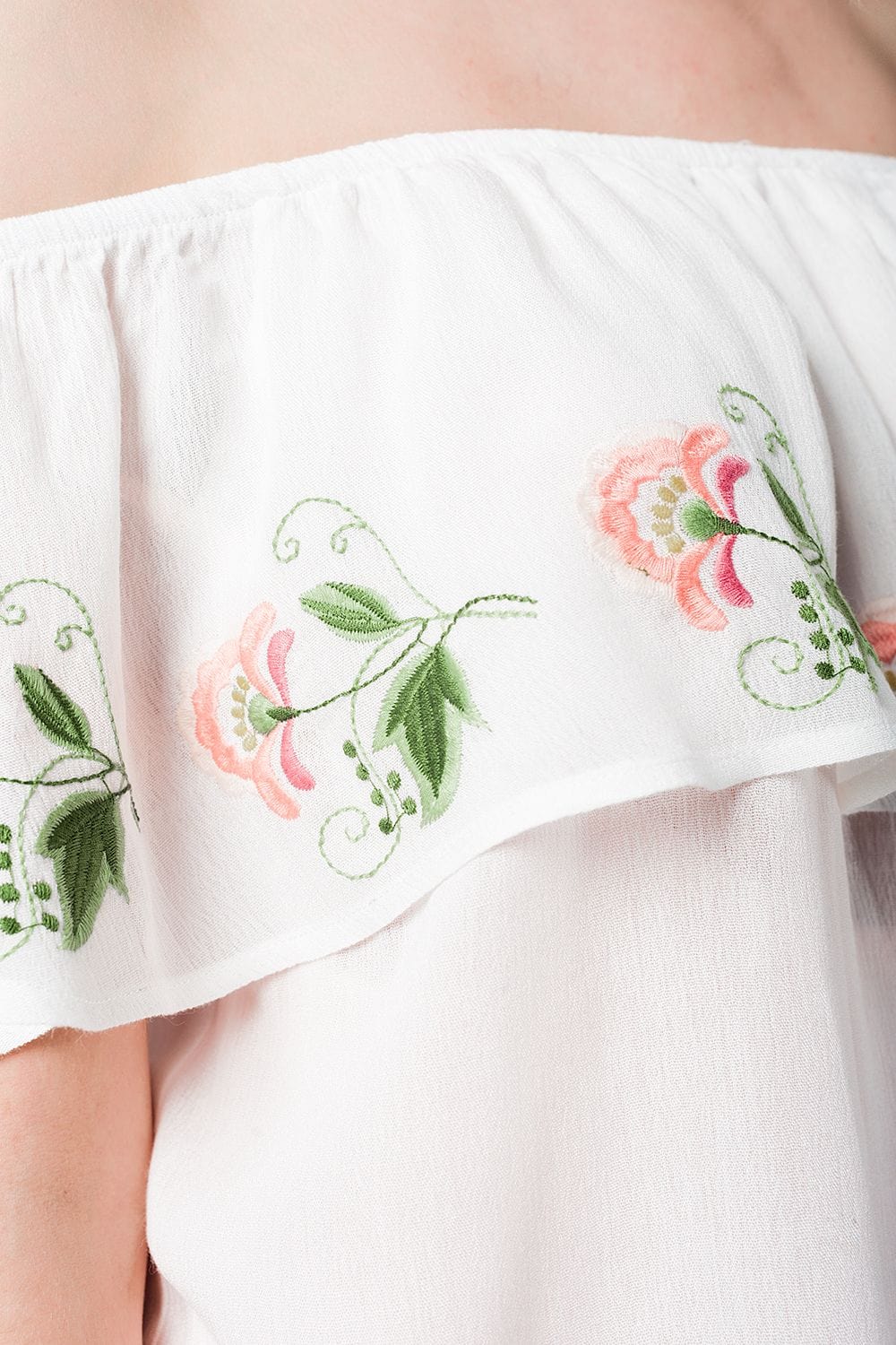 Q2 Shirts Off shoulder ruffle white blouse