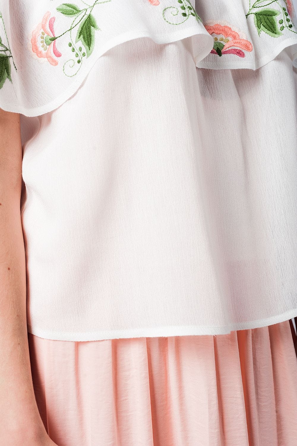 Q2 Shirts Off shoulder ruffle white blouse