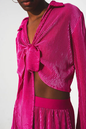Q2 Shirts Tie front pleated crop top  in fuchsia