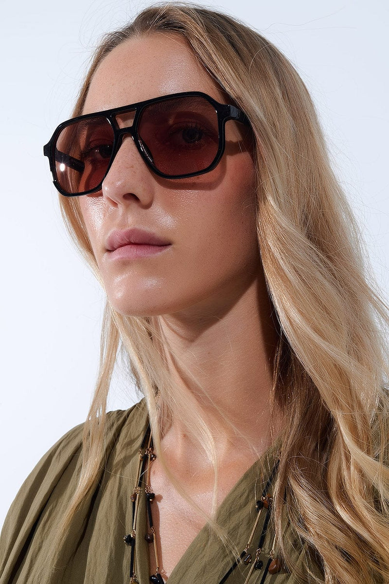Q2 Sunglasses One Size / Beige Retro Style Sunglasses With Black Frames And Orange Lenses