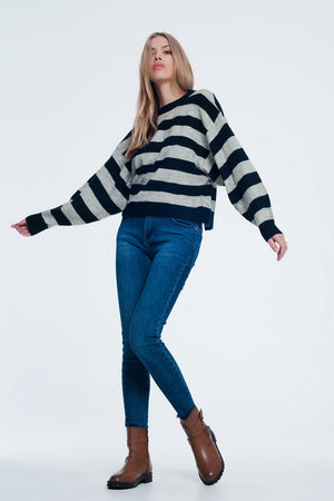Q2 Sweaters Green knitted sweater with grey stripes