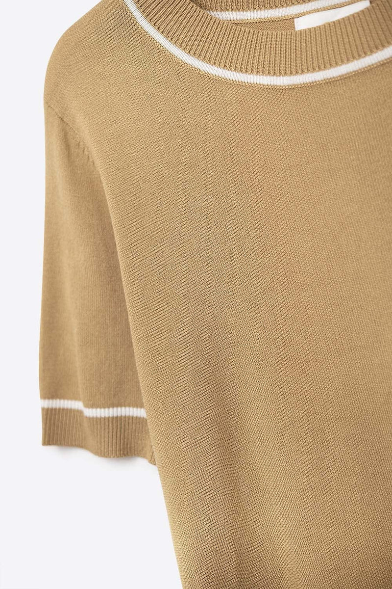 Q2 Sweaters One Size / Brown Camel Short Sleeve Knit Top With White Contrast Trims