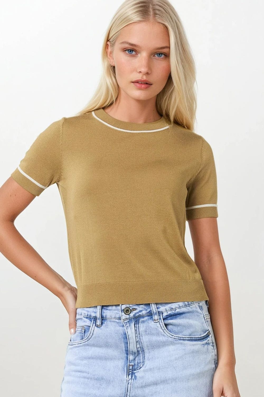 Q2 Sweaters One Size / Brown Camel Short Sleeve Knit Top With White Contrast Trims