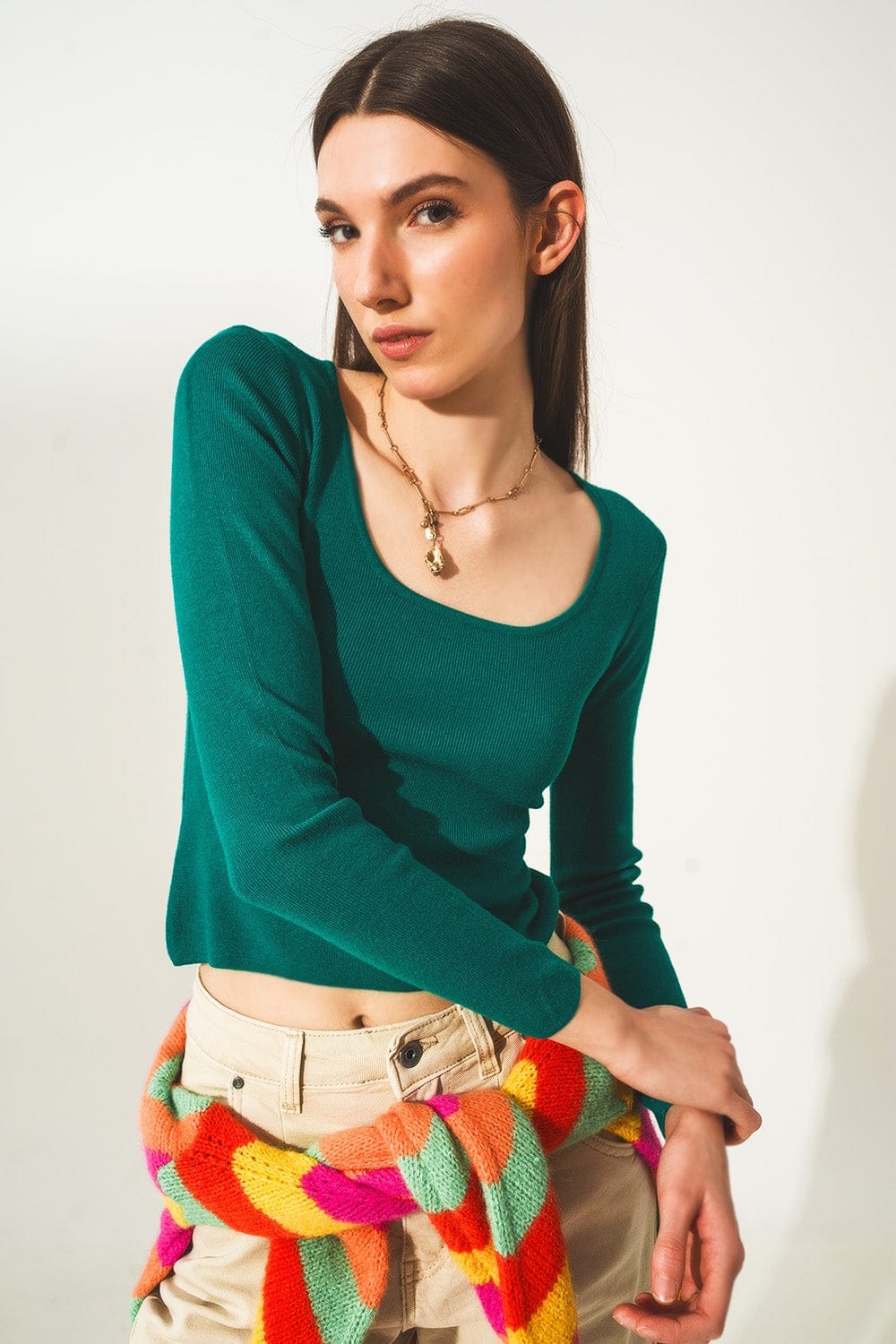 Q2 Sweaters Open back jumper in green
