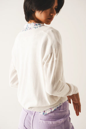 Q2 Sweaters v neck fine knit sweater in cream